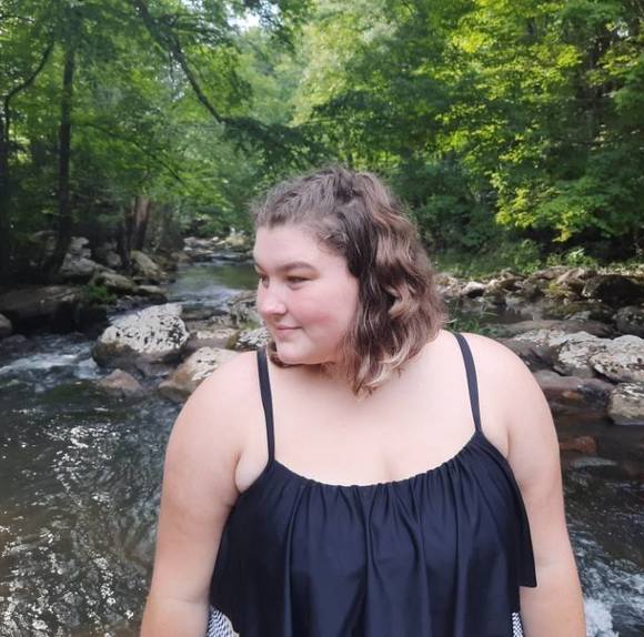 Profile Picture of Bethaney Green (@betg120) on Poshmark