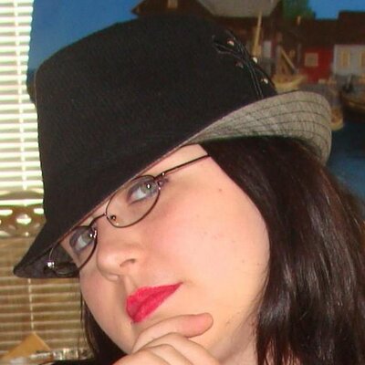 Profile Picture of Crystal Bartlett (@Novashedevil) on Twitter