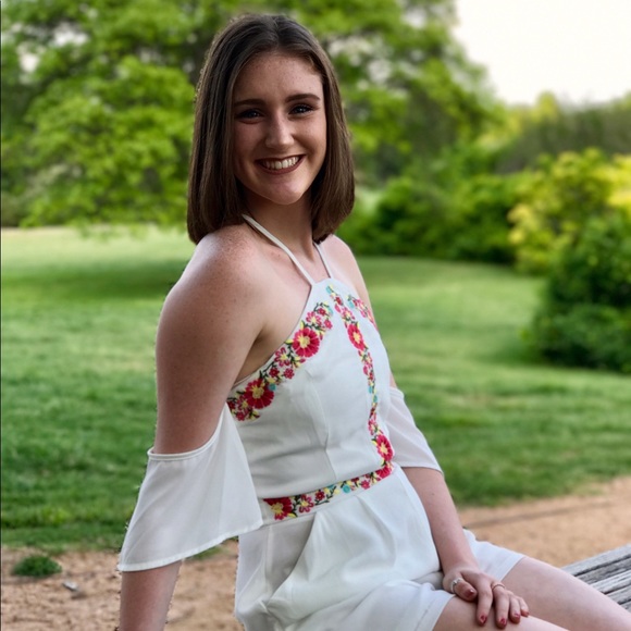 Taegan Dickey - Poshmark Profile Picture of Taegan Dickey (@taegandickey) on Poshmark