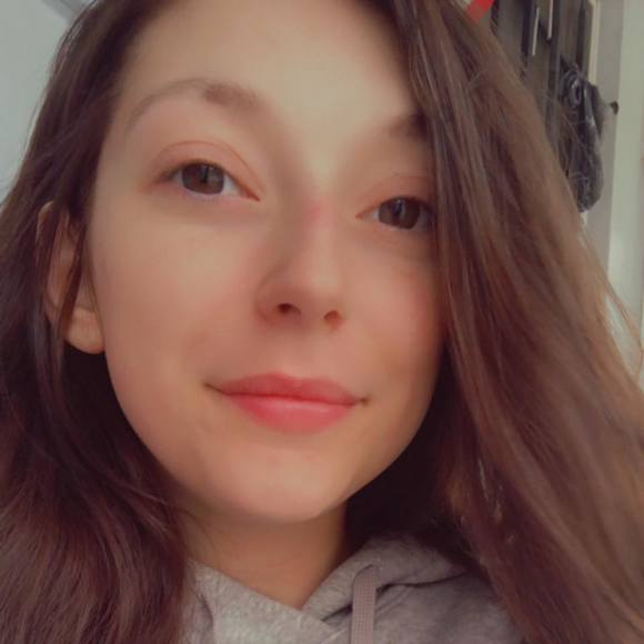 Profile Picture of Brianna Malkowski (@curiously_aware) on Poshmark