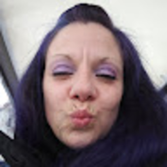 Profile Picture of Heather Casey (@heathercasey238) on Poshmark