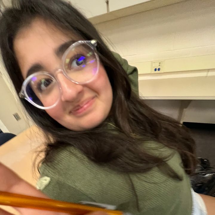 Profile Picture of rhea (@rheaballani) on Tiktok