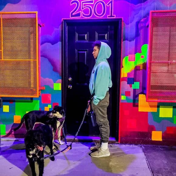 Profile Picture of John Munro (@overhere20) on Poshmark