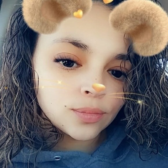 Profile Picture of Cassandra Quinones (@cassa2986) on Poshmark