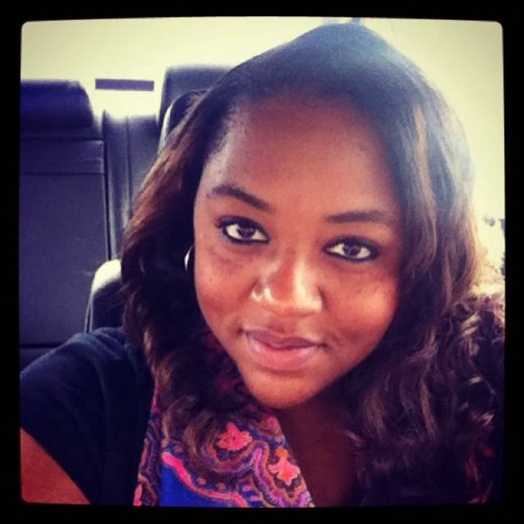 Profile Picture of Samantha Sibert (@samanthasib) on Poshmark