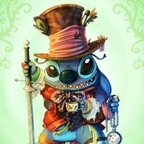 Profile Picture of Holly Lasken (@hll0515) on Poshmark