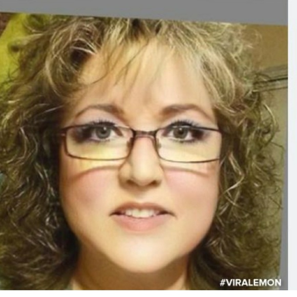 Profile Picture of Joni Decker (@jonidecker) on Poshmark