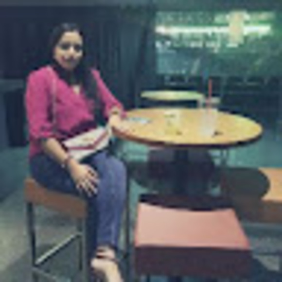 Profile Picture of Lourdes Jimenez (@ashleylj8591) on Poshmark
