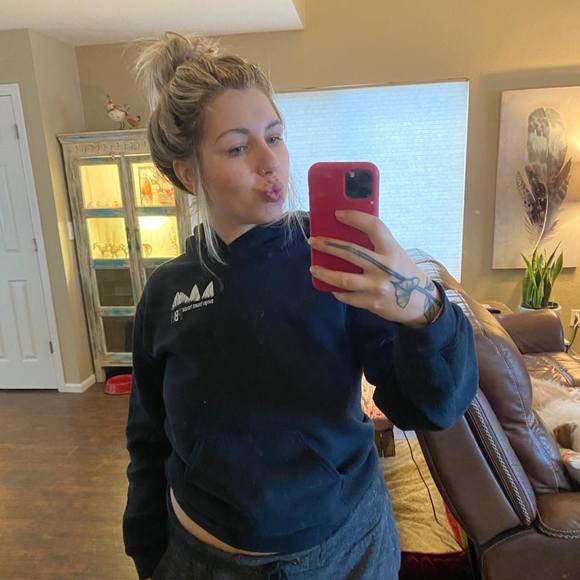 Profile Picture of Shannon Prass (@shanfrenk) on Poshmark