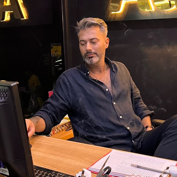 Profile Picture of Móni Kara (@@karamony) on Tiktok