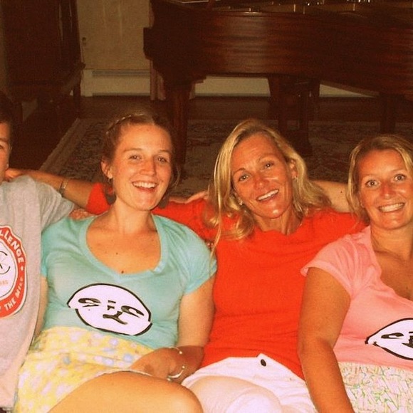 Profile Picture of Berkeley b. Brooks (@berkeleybrooks) on Poshmark