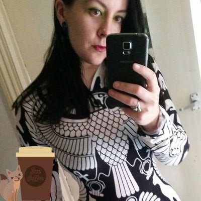 Profile Picture of Emma Van Der Veen (@evie_devie) on Twitter
