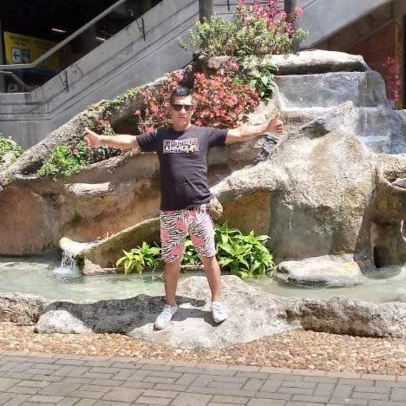 Profile Picture of Javier Salinas (@javiercitoteran) on Poshmark