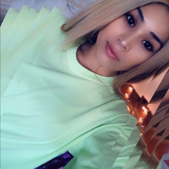 Profile Picture of Loren Hernandez (@lolo023) on Poshmark