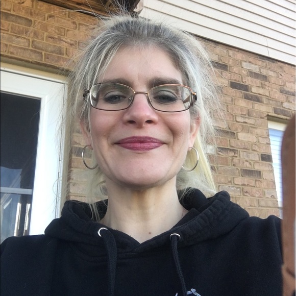 Profile Picture of Jennifer Franson (@bbgrl732002) on Poshmark