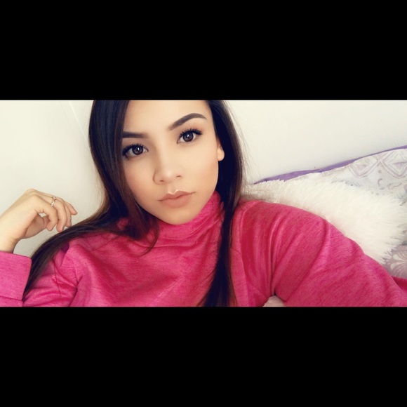 Alexia Ramirez - Poshmark Profile Picture of Alexia Ramirez (@aleeexia21_) on Poshmark