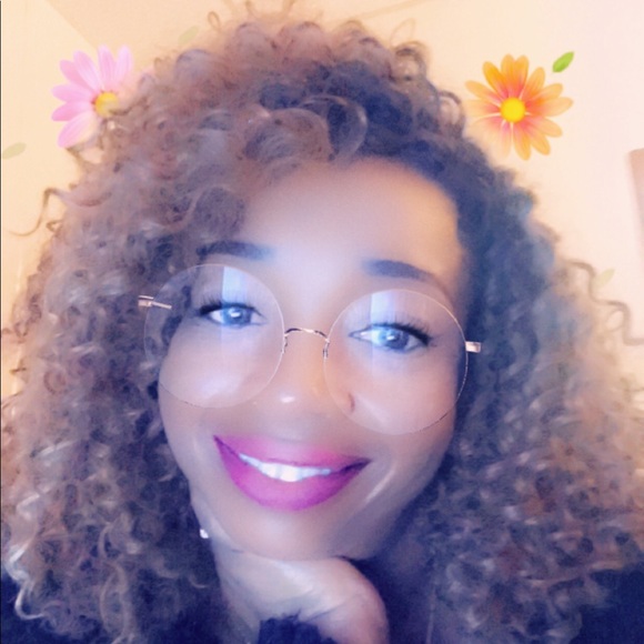 Profile Picture of Lidia Lopez (@lidialopez76) on Poshmark