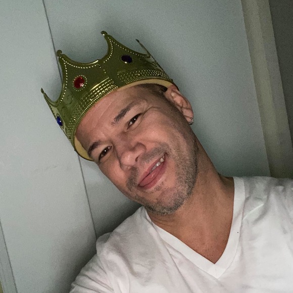 Profile Picture of Omar Leon (@omarleoncuba) on Poshmark
