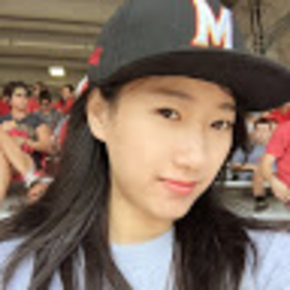 Profile Picture of Xinyi Chen (@xinyi_chen) on Poshmark