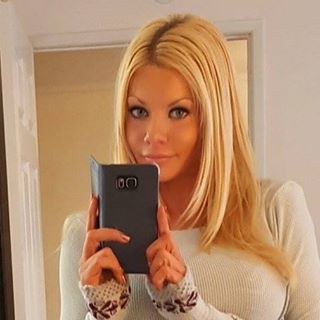 Profile Picture of Melanie Hozoller (@Melanie-Hozoller) on Facebook