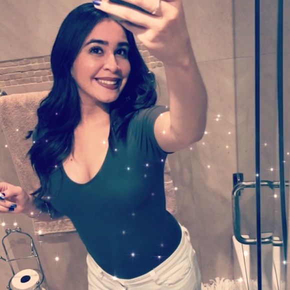 Profile Picture of Kim Mun (@kimmoz) on Poshmark