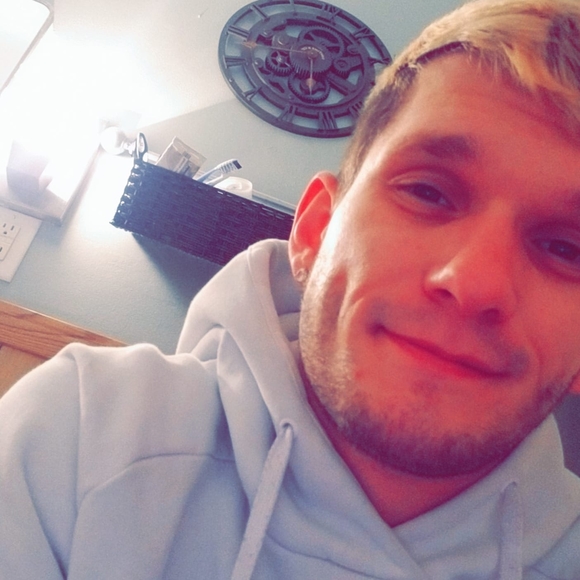 Trevor Buchite - Poshmark Profile Picture of Trevor Buchite (@buch1993) on Poshmark