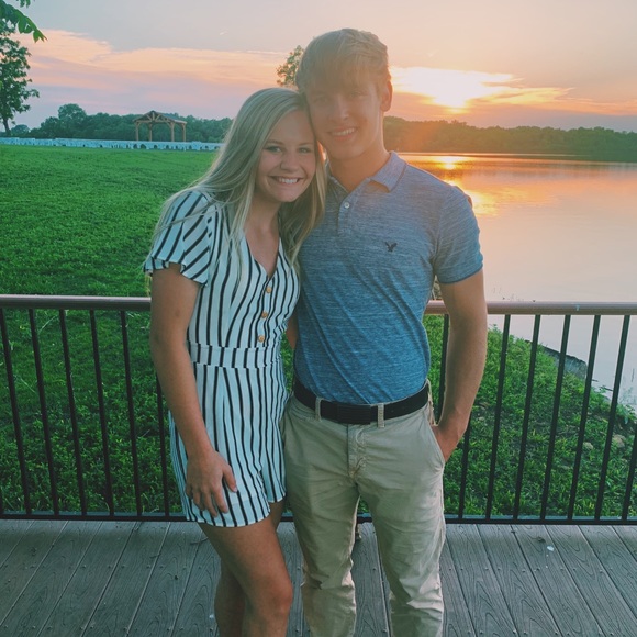 Halle Hartner - Poshmark Profile Picture of Halle Hartner (@hallehartner) on Poshmark