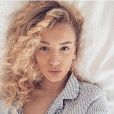Profile Picture of Aimee Walsh (@Aimee__Walsh) on Twitter