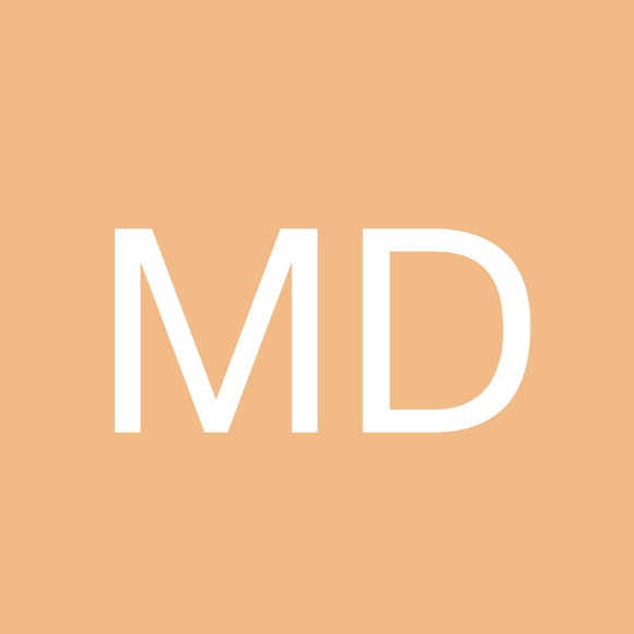 Profile Picture of Meridyth Dreger (@merdreger) on Poshmark