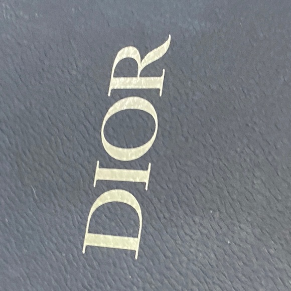 Profile Picture of David Bee (@hovb) on Poshmark