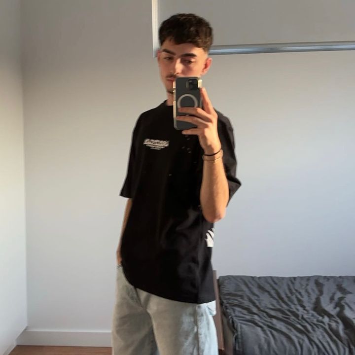 Profile Picture of peter (@peterathana) on Tiktok