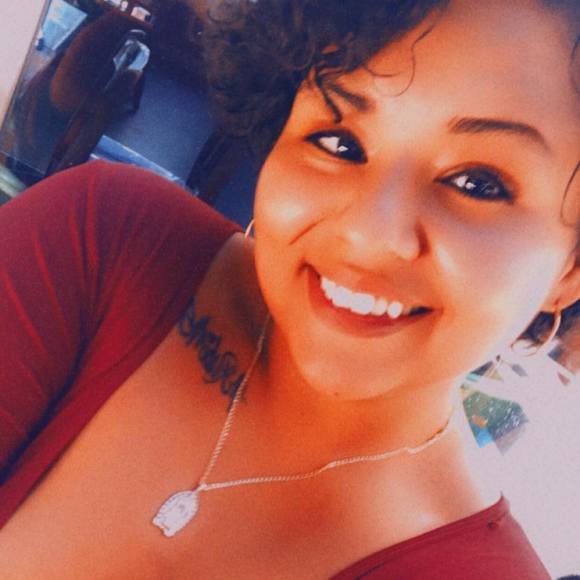 Profile Picture of Jackeline Lopez (@jlopezrubi) on Poshmark