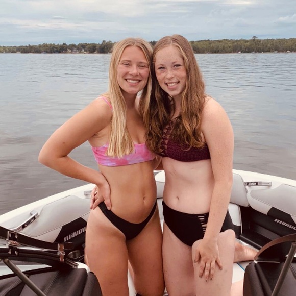 Profile Picture of Jen Robert (@jenrobert4) on Poshmark