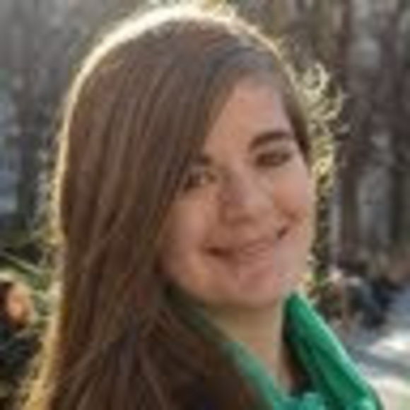 Profile Picture of Sarah Lawson (@sarahlawson337) on Poshmark