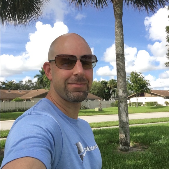 Profile Picture of Bryan Leslie (@bryanleslie) on Poshmark