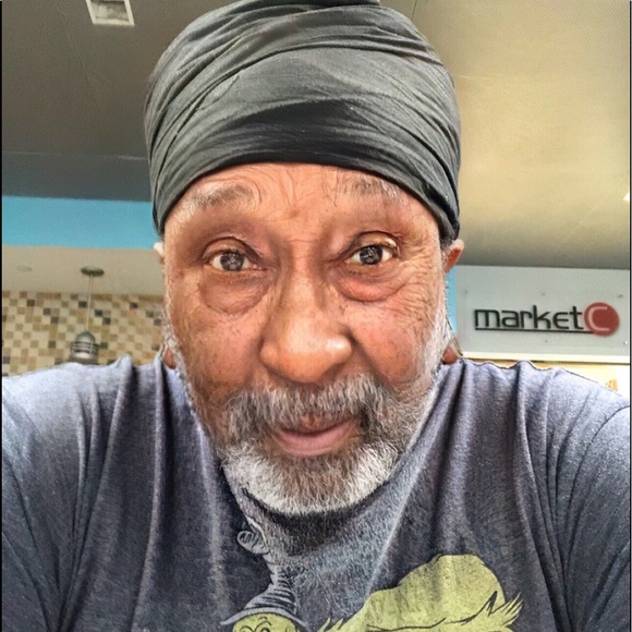 Profile Picture of Clarence Owens (@spicyshrimpluv) on Poshmark