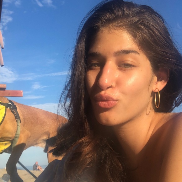 Profile Picture of Debby Rasson (@debby_rasson) on Poshmark