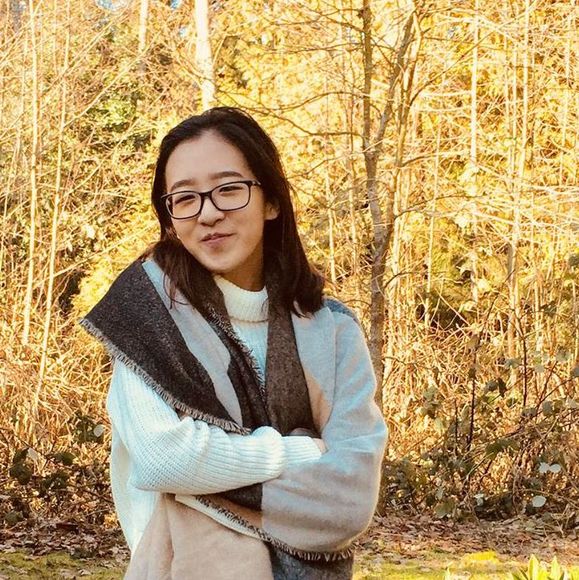 Profile Picture of Wendy Guo (@qwenguo) on Poshmark