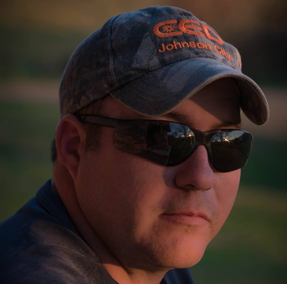Profile Picture of Justin Finch (@justin_finch) on Poshmark