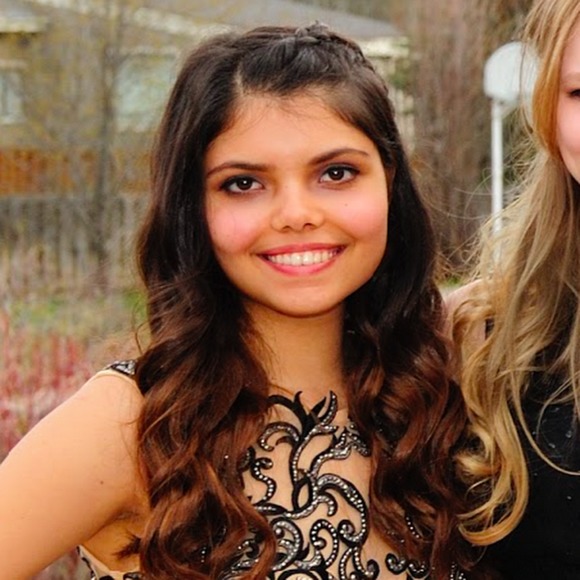 Profile Picture of Amy Zadeh (@amyfuller385) on Poshmark