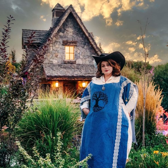 Profile Picture of Melissa Mendell (@lissalv) on Poshmark