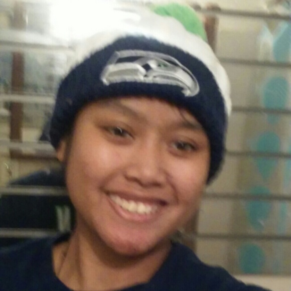 Profile Picture of Carolyn Eng (@killer91baby253) on Poshmark