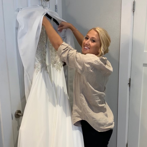 Profile Picture of Lucy Phillips (@lmdahl29) on Poshmark