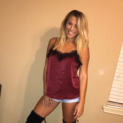 Profile Picture of Alexandra (@AlexFlynn03) on Twitter