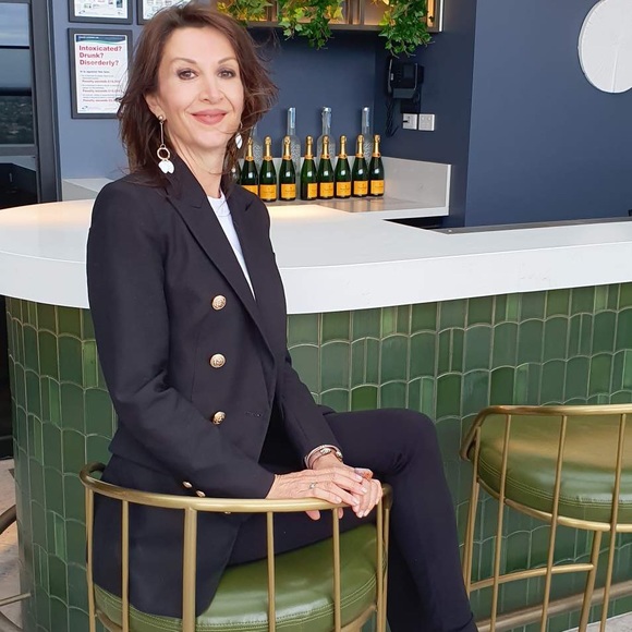 Profile Picture of Nicole Tabone (@nixtab) on Poshmark