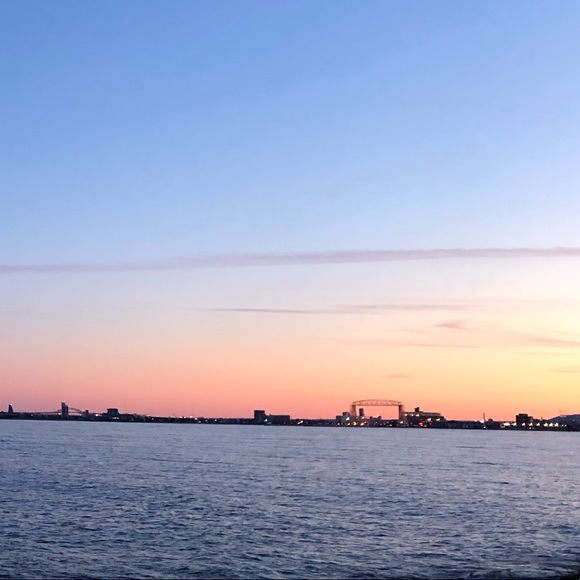 Profile Picture of Jillian Grundhoffer (@homeinduluth) on Poshmark