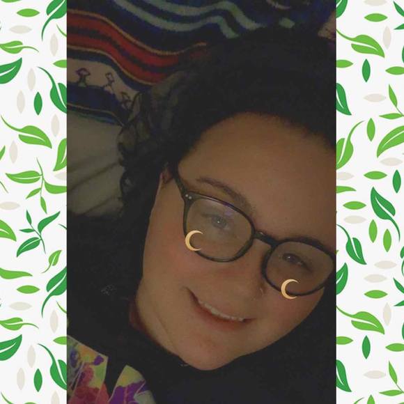 Profile Picture of Ashley Shadix (@shadixan) on Poshmark