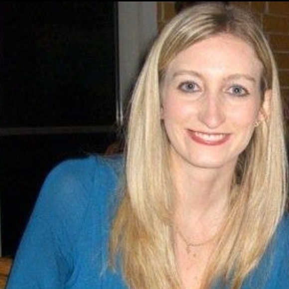 Profile Picture of Jennifer Griffis (@jenunf21) on Poshmark