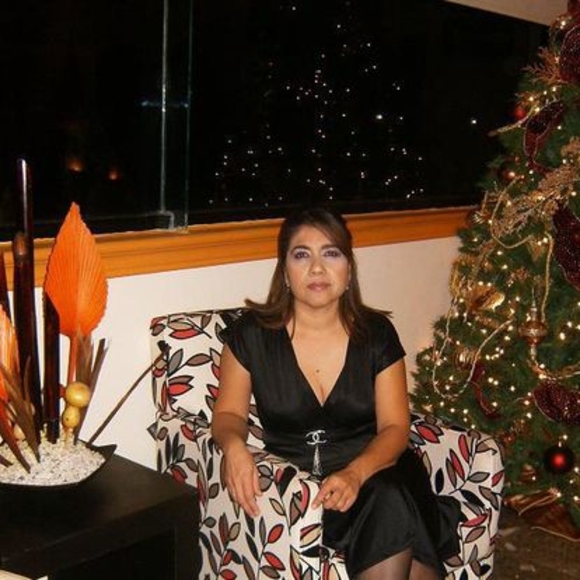 Profile Picture of Leodegaria Galaviz (@leodegala) on Poshmark