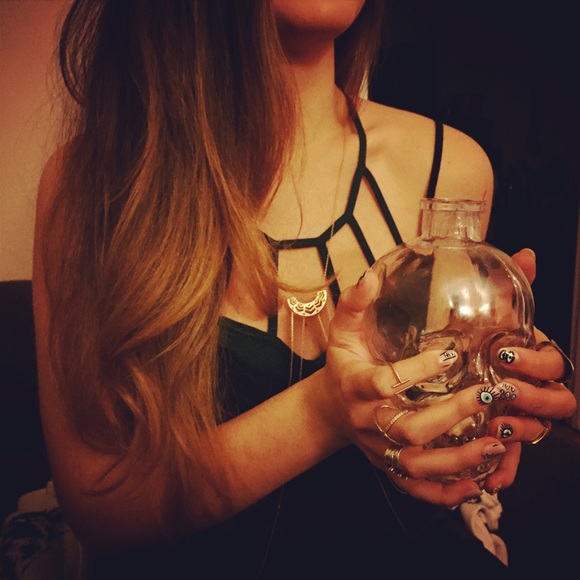 Profile Picture of Samantha Miano (@smiano11) on Poshmark